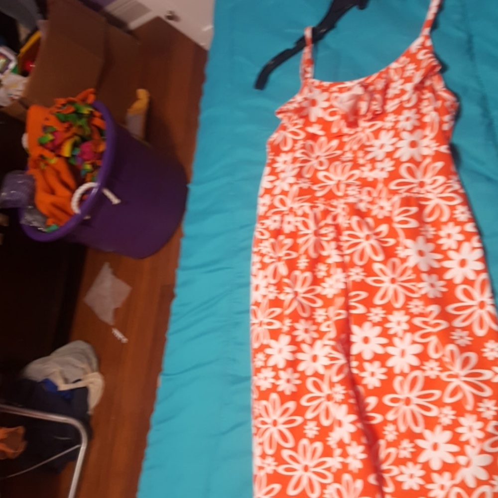 Dress - Picture 3 of 3